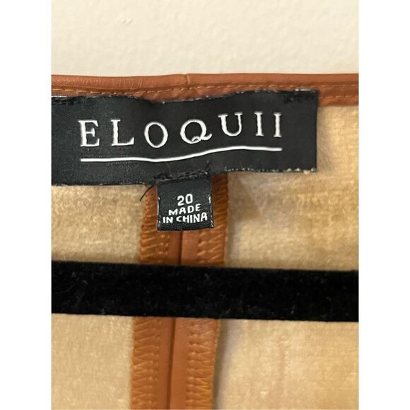 Eloquii Faux Leather Tie Waist Flutter Sleeve Top 20 - Picture 4 of 5